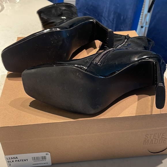 Steve Madden Patten Pleather booties - Picture 2 of 5
